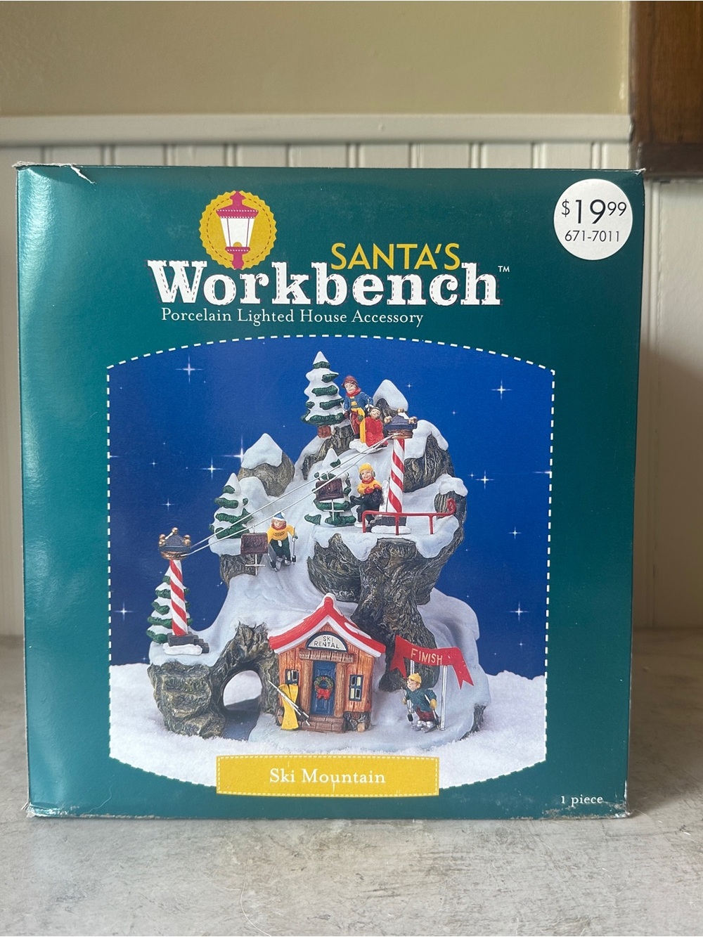 Santa's Workbench Ski Mountain Christmas Village Skiers Rare EUC w Box 2002